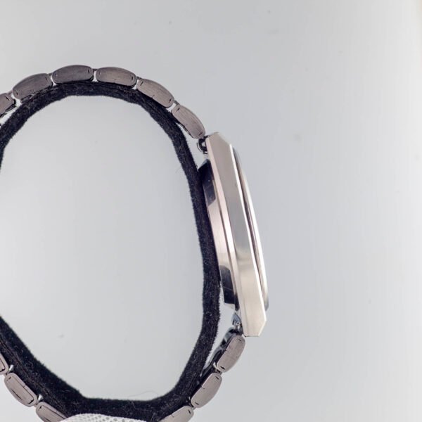 Grand Seiko 9943-8000 Quartz from 1978, serviced with 1-year warranty - LingNoi Design
