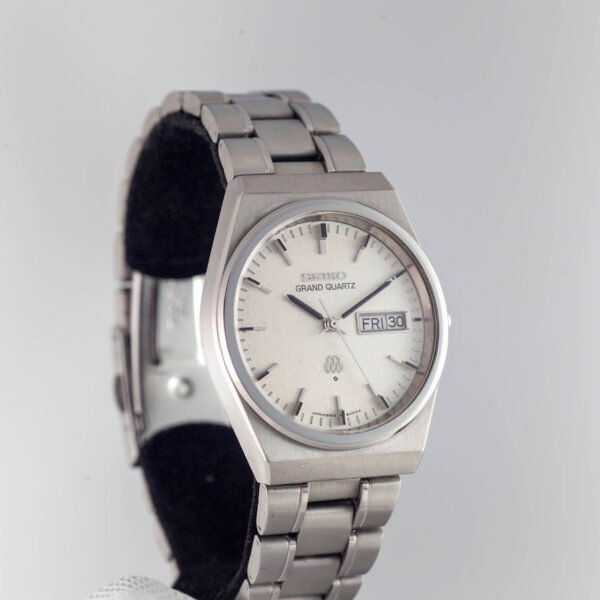 Grand Seiko 9943-8000 Quartz from 1978, serviced with 1-year warranty - LingNoi Design