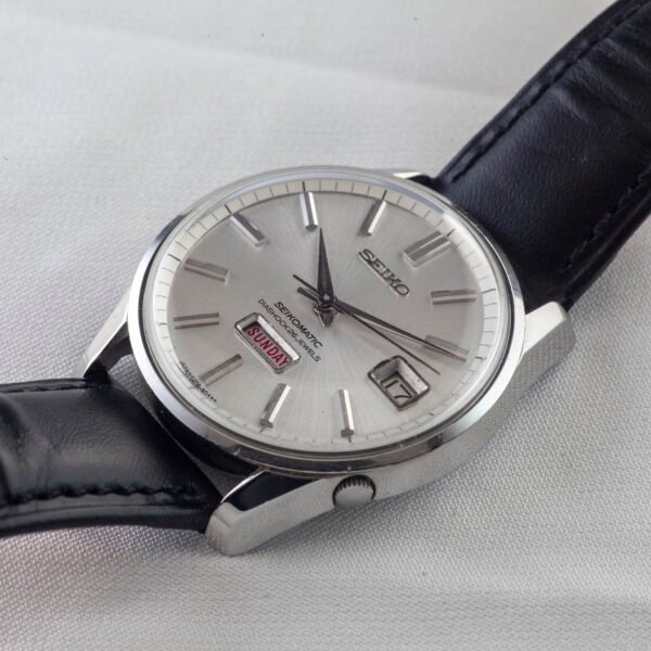 Seiko Seikomatic 6206-8040 from October 1966, serviced with 1-year warranty - LingNoi Design